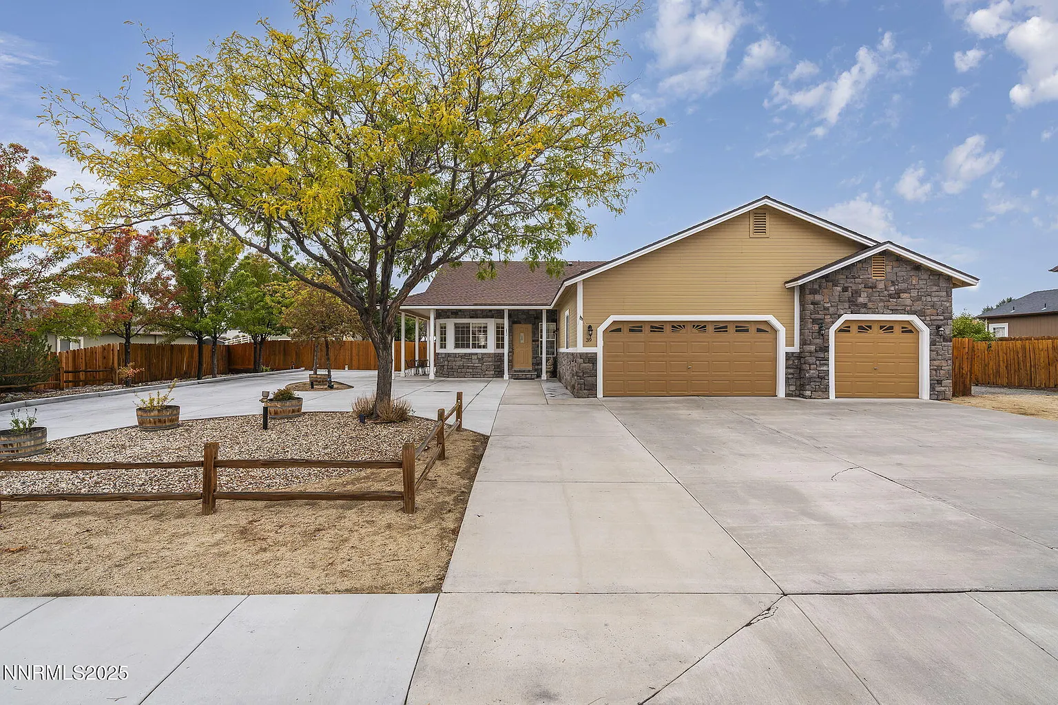 39 Marilyn Mae Dr photo 1