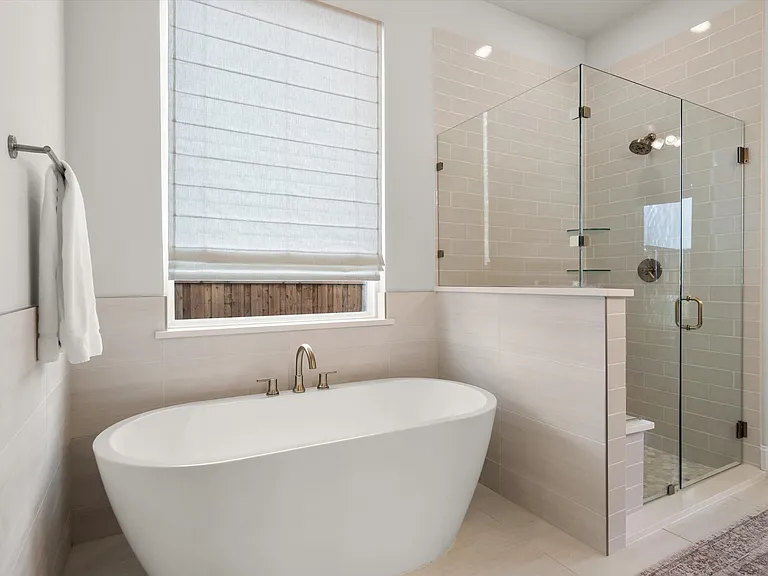 2560 Shady Trl — Photo 10