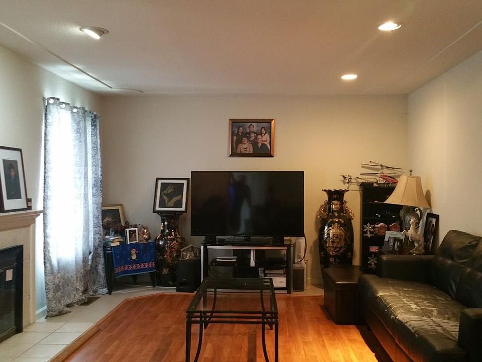 2nd image of 2620 Central Ct