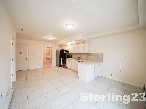 4th image of 2618 23rd Ave APT 3B
