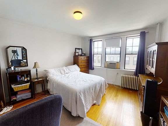 3rd image of 6 Sutherland Rd APT 41