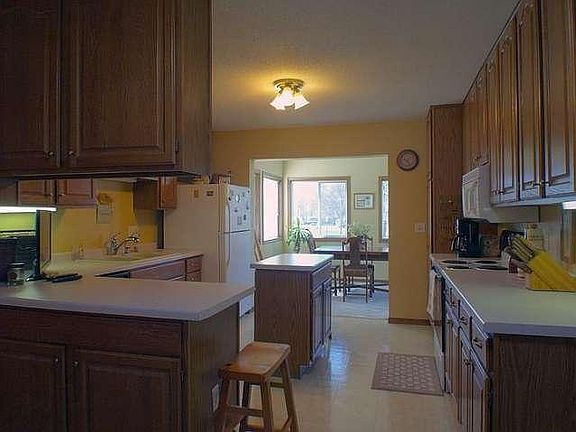 3rd image of 3314 Rosehill Pl