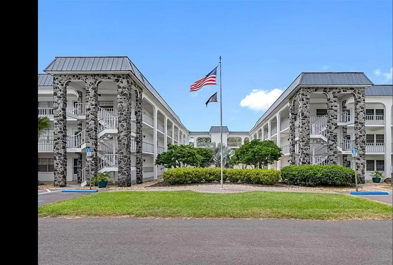 1 bed, 720 sqft, $1,200 — Photo 1