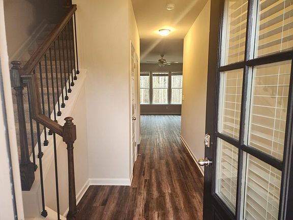 2nd image of 1106 Burgundy Dr