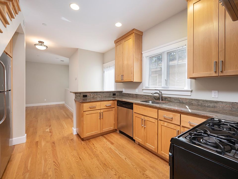 1st image of 1321 El Camino Real Unit 3