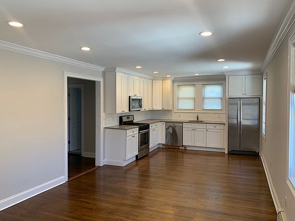 3rd image of 15 Juniper Rd Floor 2