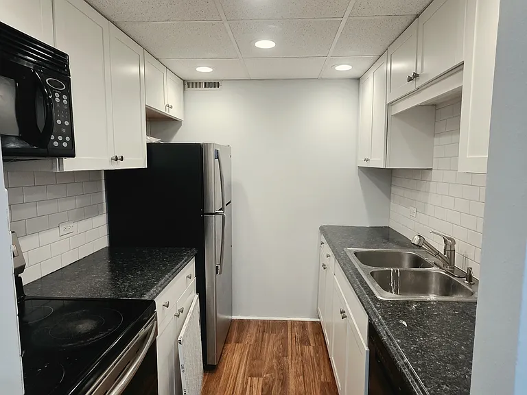 3223 W Parkway Dr #1G — Photo 6