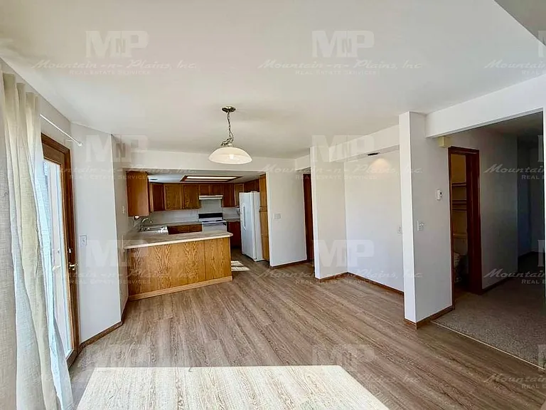 4400 Vista Dr — Photo 9