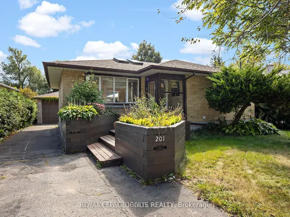 201 Southlawn Ave, Oshawa, ON L1H 3Y5