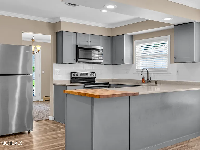 510 Jamaica Blvd — Photo 14