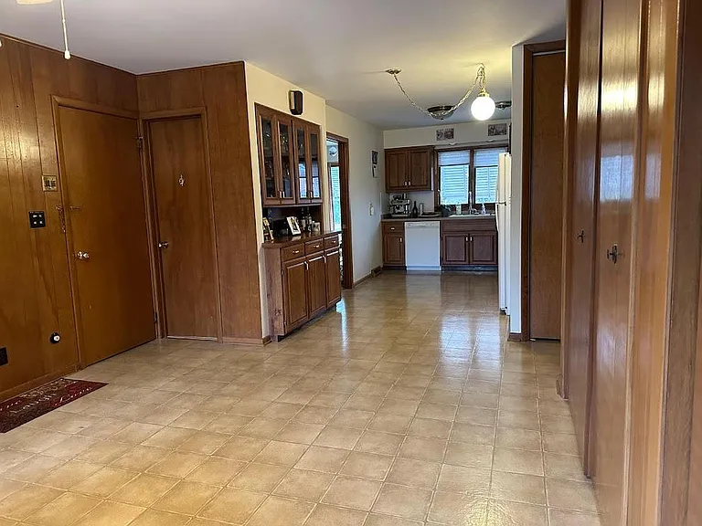 6234 N Canterbury Rd #UPSTAIRS — Photo 19