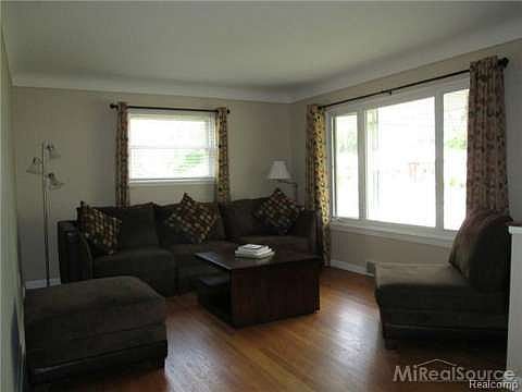 5th image of 702 Englewood Ave