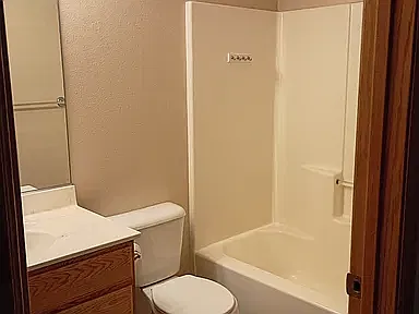 3 bed, $1,675 — Photo 3