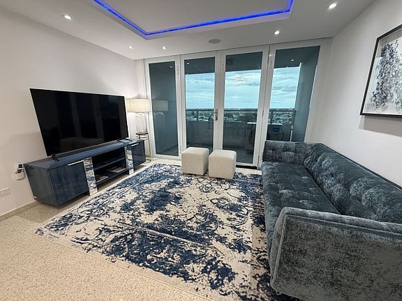 2nd image of Condominio Laguna Gdns APT 1-11F