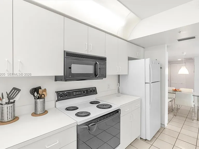 800 Claughton Island Dr #1204 — Photo 9