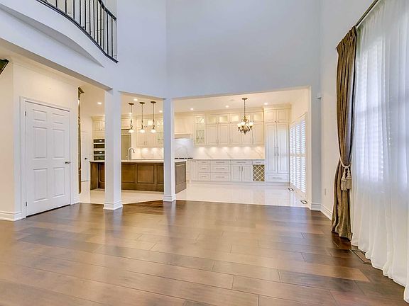 3rd image of 5523 Freshwater Dr