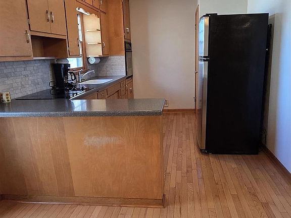 5th image of 1308 Park St