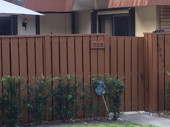 2nd image of 306 Live Oak Ln