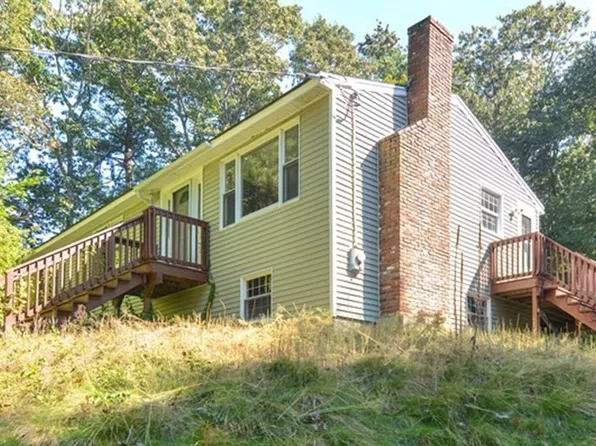 17 Searle St, Georgetown, MA 01833