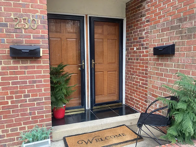 230 Varnum St NE #1B — Photo 4
