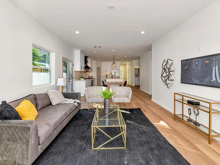 938 E Coronado Rd — Photo 21