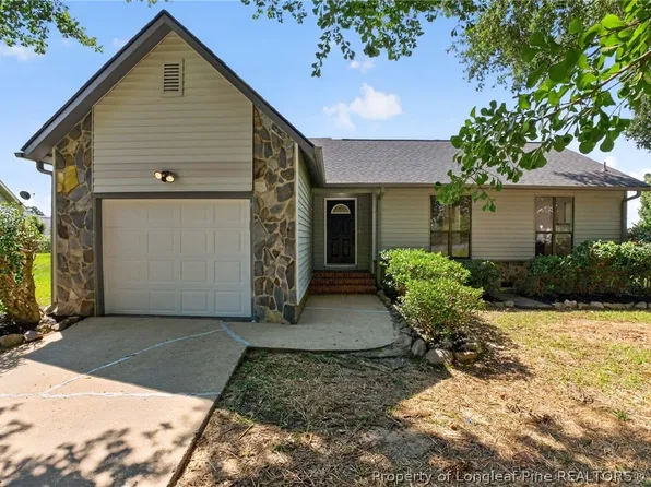 7109 Canary Dr, Fayetteville, NC 28314