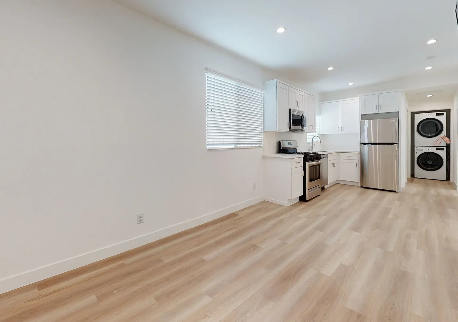 1118 W 25th St — Photo 3