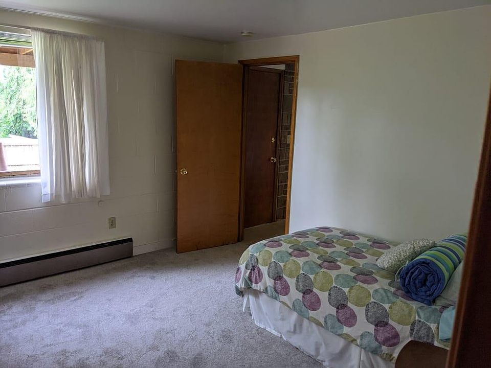 1st image of 12708 12th Ave NE Unit B