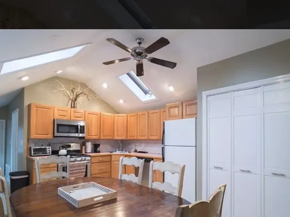 306 Hurley St #2, Cambridge, MA 02141