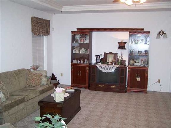 3rd image of 3933 Meadowview Dr