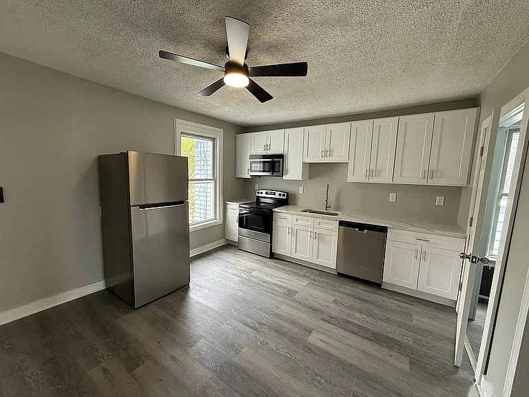 180 Portsea St #1 — Photo 17