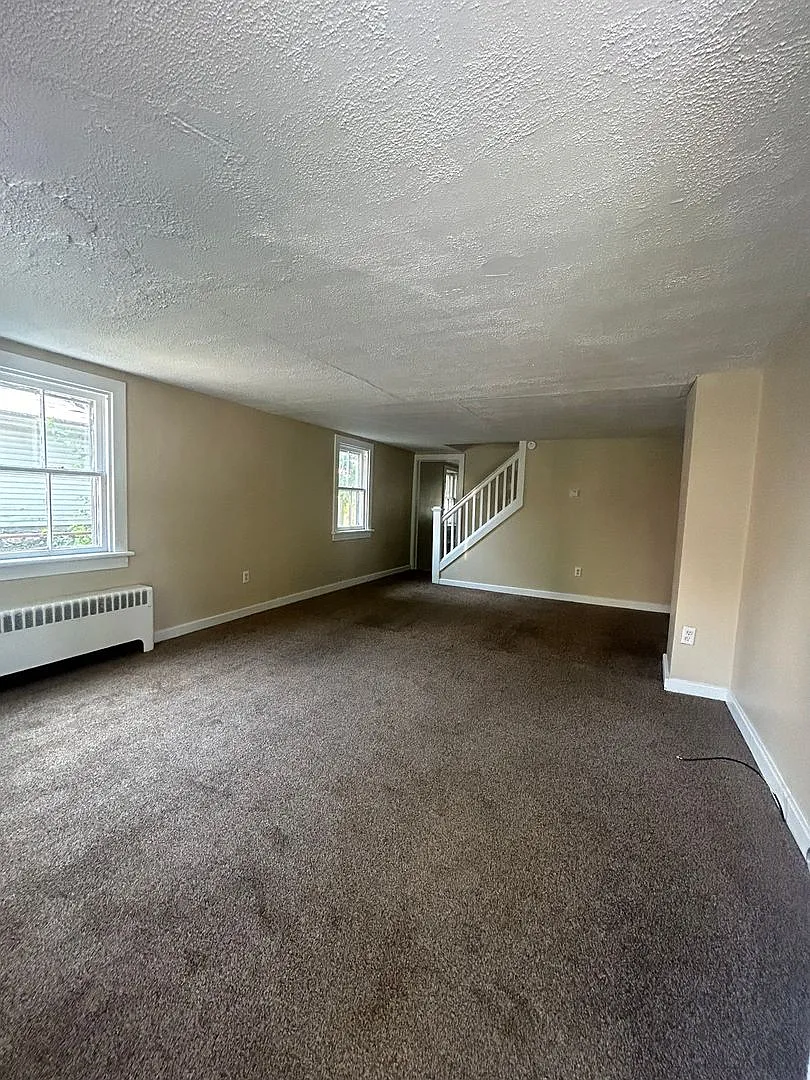 Section 8 considered - Cozy two bedroom in Penbrook — Photo 2