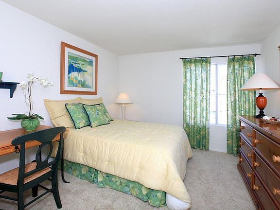 4th image of 18048 Annes Cir Unit 202