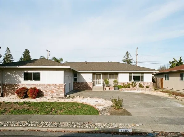 1605 Kelly St, Santa Rosa, CA 95401