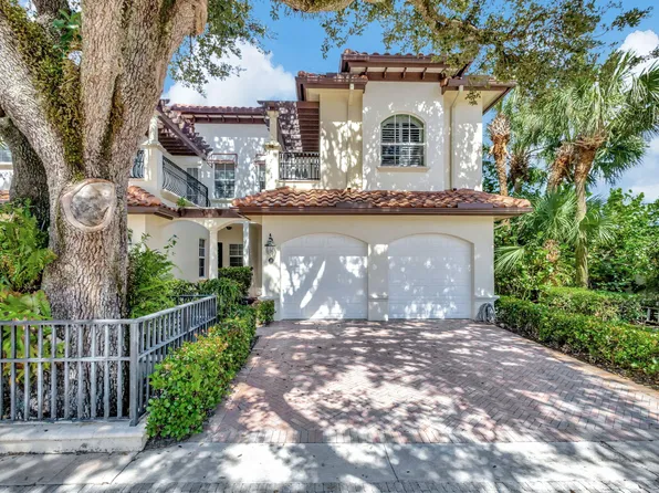 36 Marina Gardens Dr, Palm Beach Gardens, FL 33410