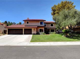 13 Hummingbird Ln, Henderson, NV 89014