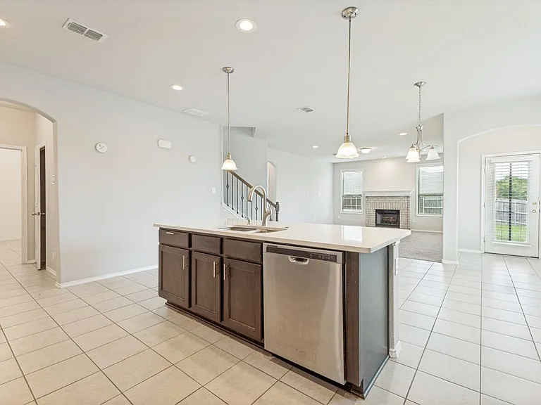 4400 Horsemint Cv — Photo 4