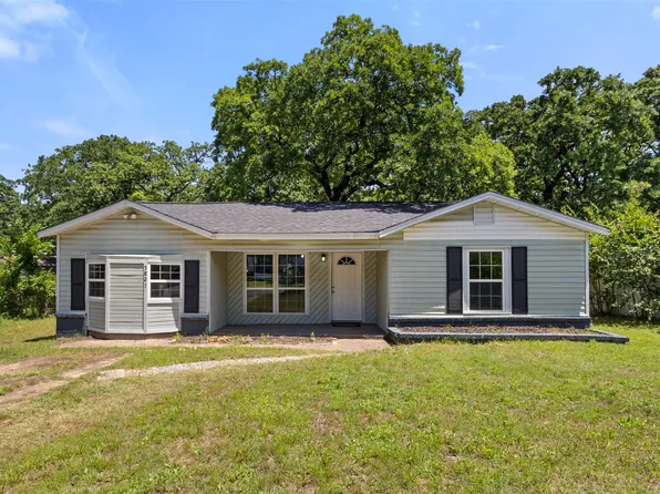 5821 Capital St, Forest Hill, TX 76119