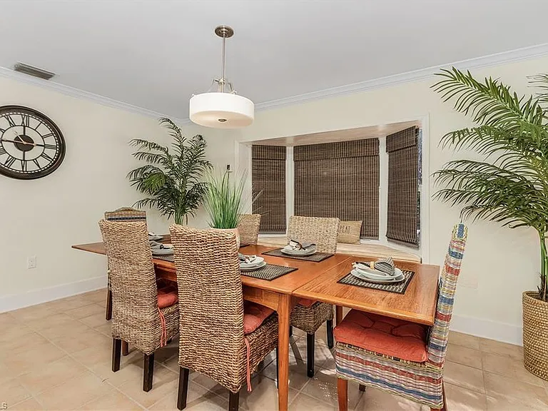 2950 Coach House Ln — Photo 14