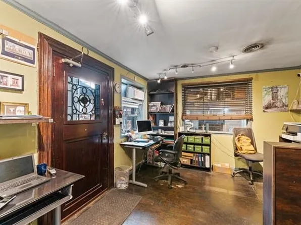 248 Beacon Avenue image 21 of 26