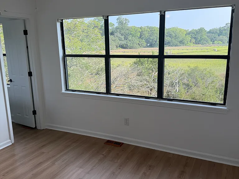 1088 Marsh Court Ln — Photo 4