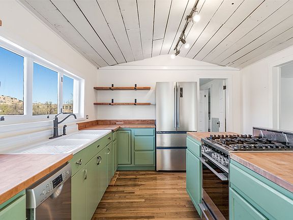 3rd image of 28 Backroad