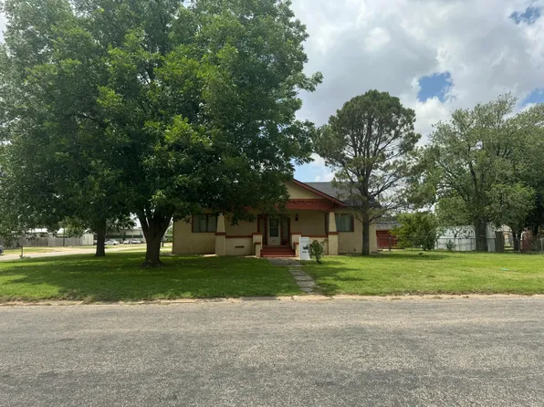 801 Fresno St, Plainview, TX 79072