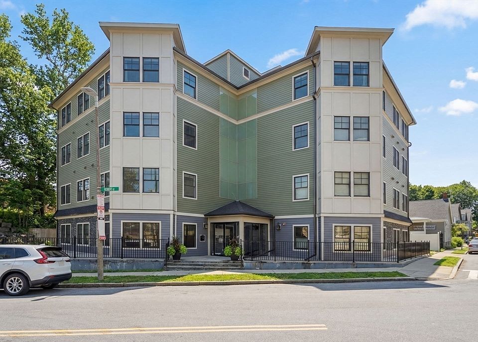 1st image of 18 Robert St #14
