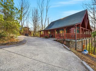 1713 Parkway View Ct, Sevierville, TN 37876