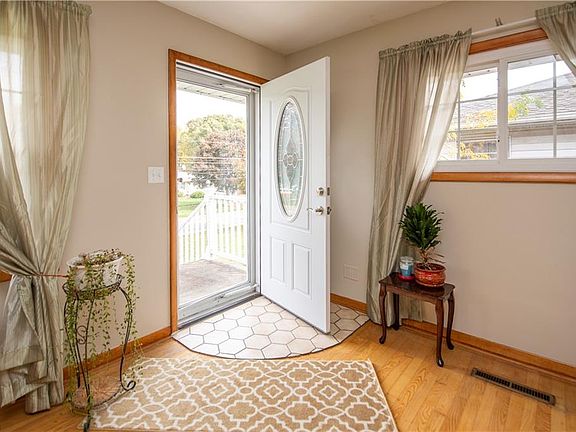 4th image of 2250 Wedgewood Dr