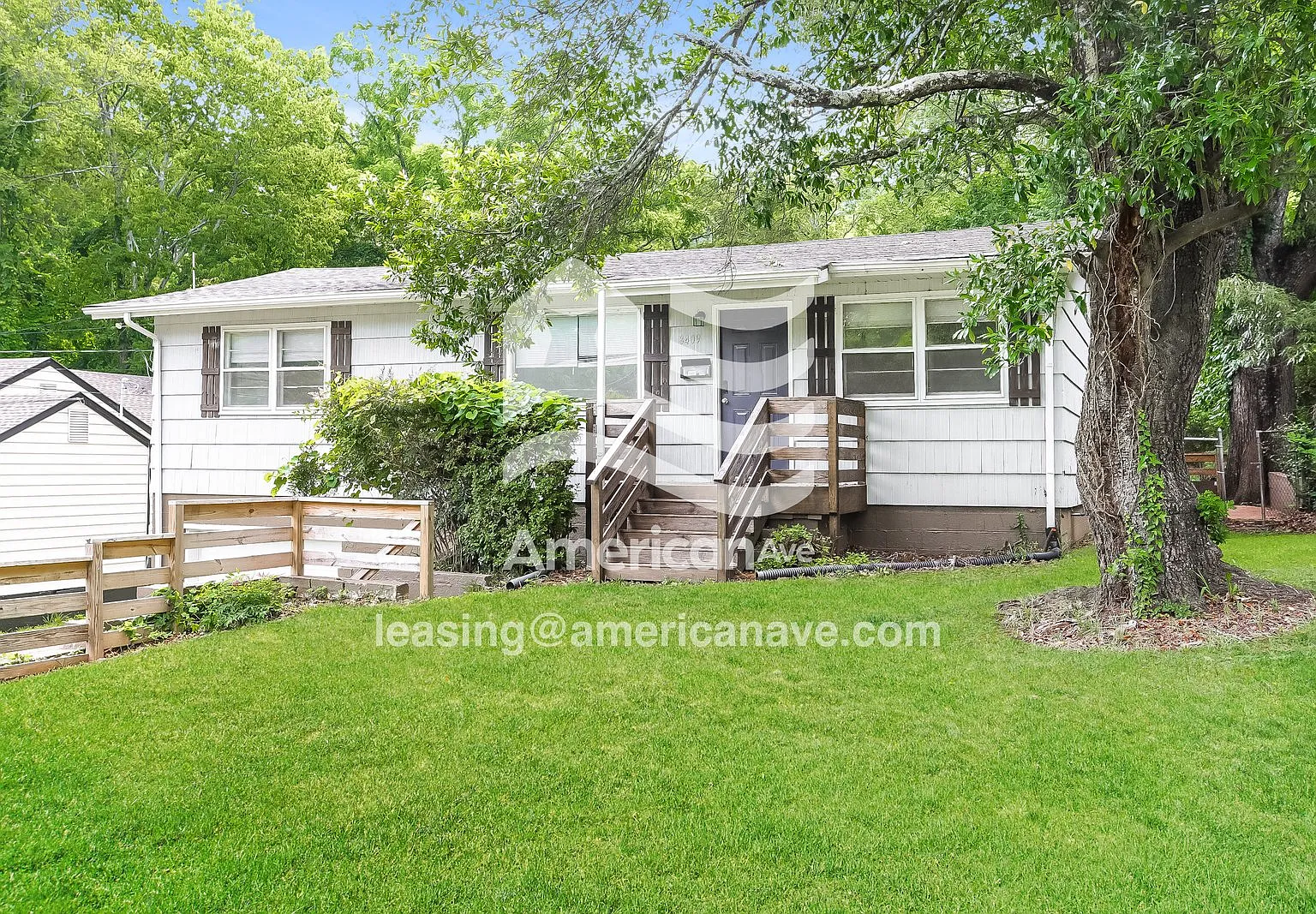3 bed, 1.0 bath, 1358 sqft, $1,122 — Photo 2