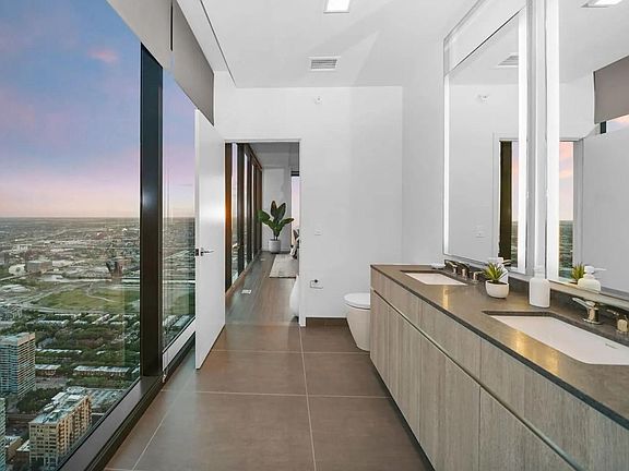 5th image of 1300 S Indiana Ave #4504