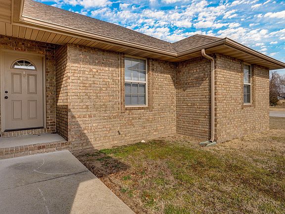 3rd image of 3099 E Loren Street