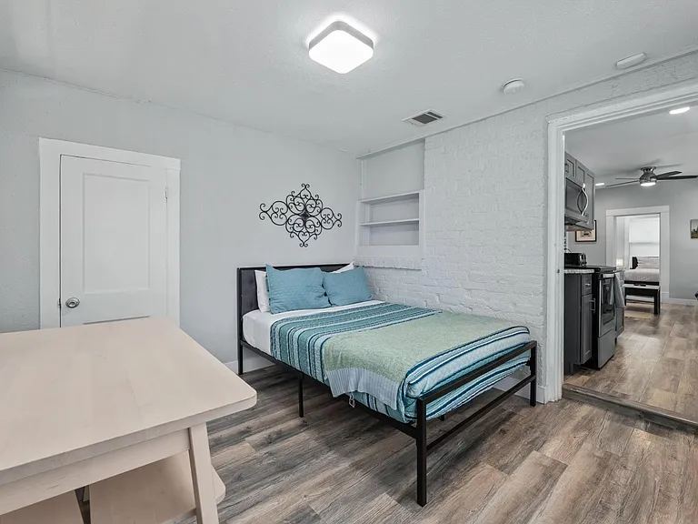 412 Drew St #2 — Photo 9
